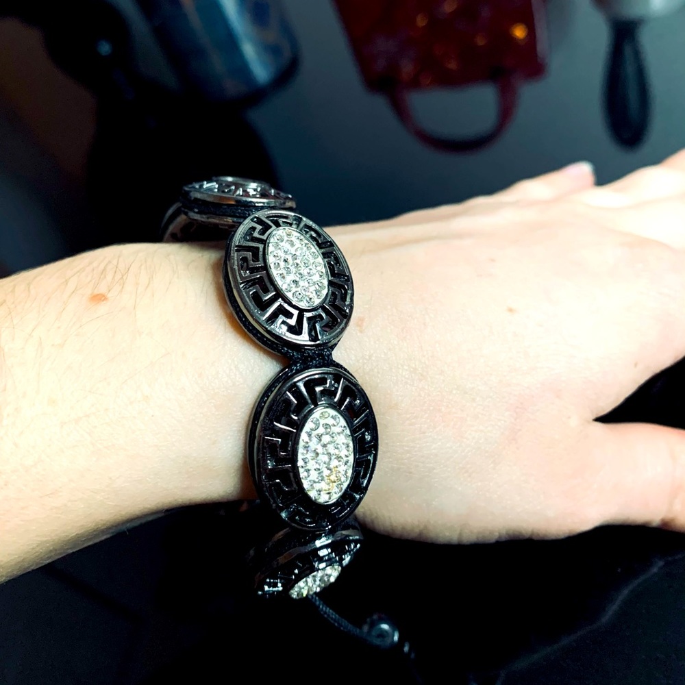 Dark grey and diamonds bracelet🖤💎